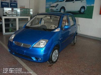 四款熱門小車大比拼 誰是代步王者？